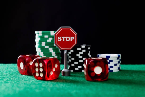 Casino Hold'em live dealer table on cika slot showing community cards and betting positions